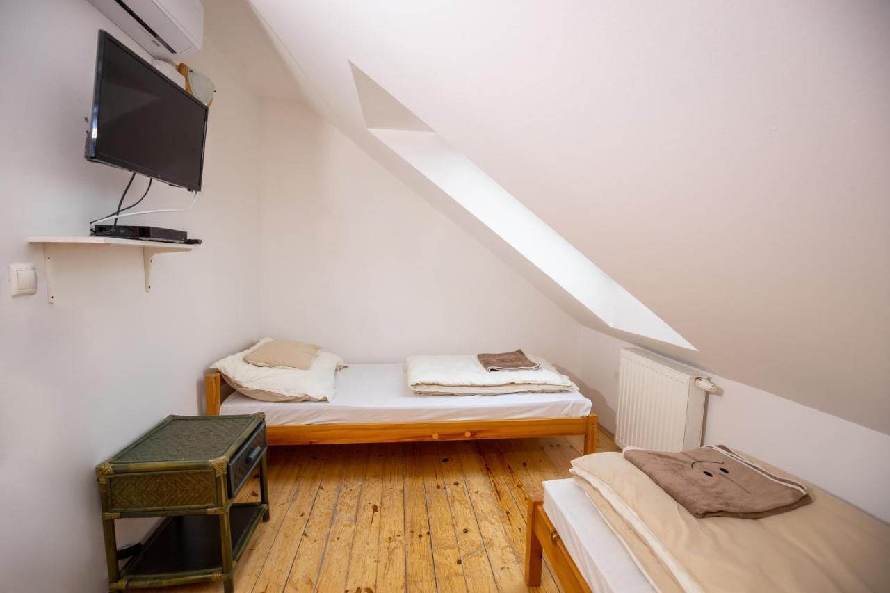 Noble'S Panzio Es Etterem Bed & Breakfast Nemesnep Luaran gambar