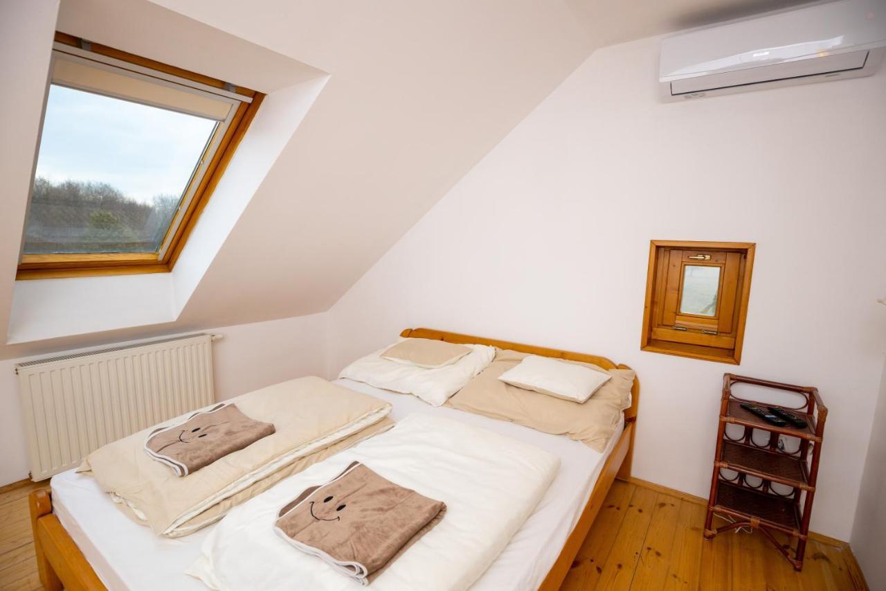 Noble'S Panzio Es Etterem Bed & Breakfast Nemesnep Luaran gambar