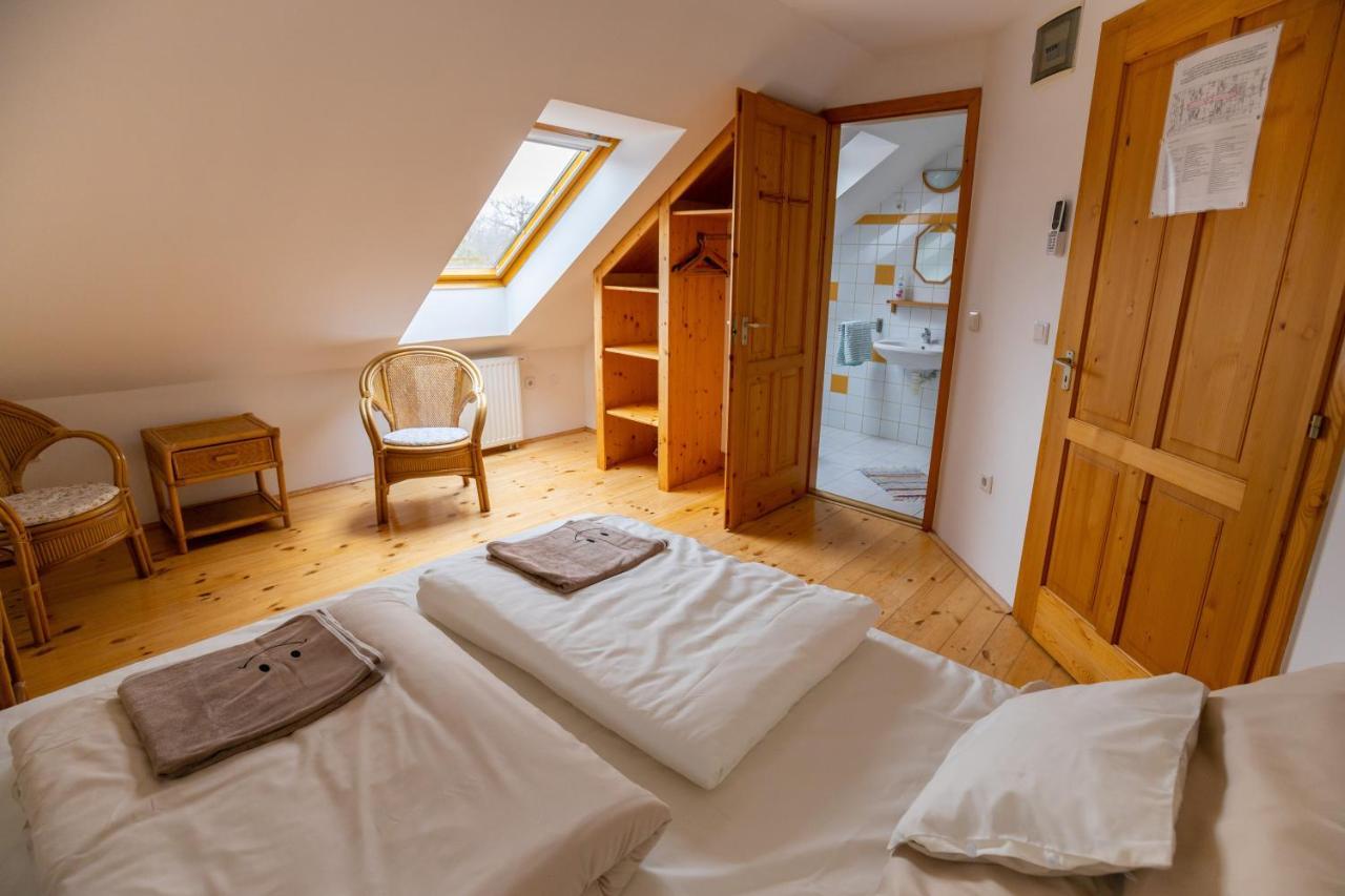 Noble'S Panzio Es Etterem Bed & Breakfast Nemesnep Luaran gambar